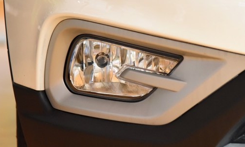 東風(fēng)風(fēng)神AX7前霧燈